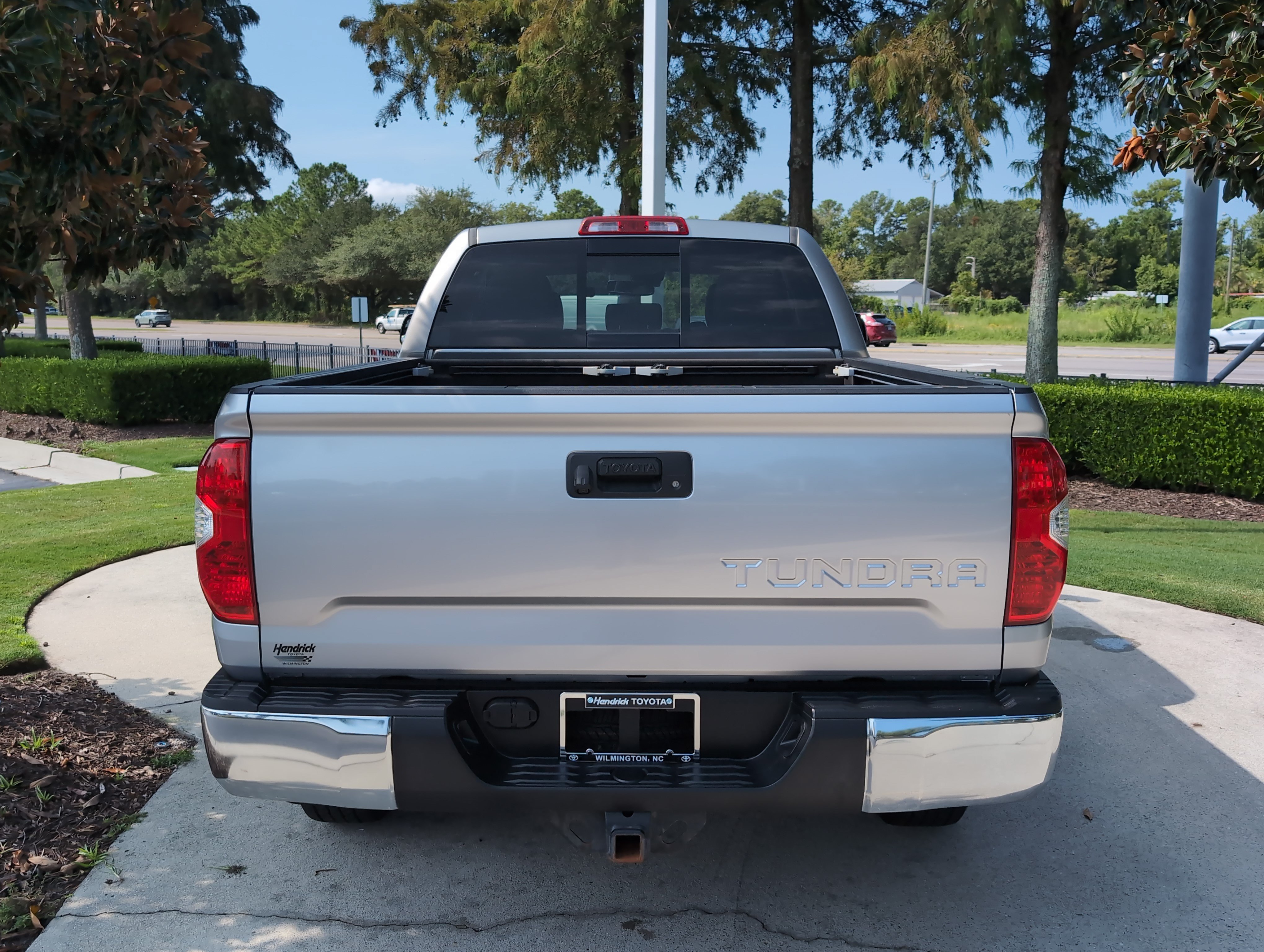 Used 2019 Toyota Tundra SR5 w/ SR5 Upgrade Package RWD image 9