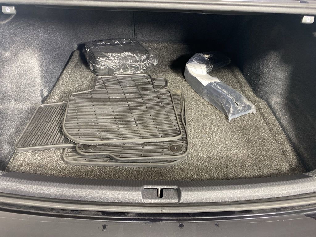 Used 2020 Volkswagen Passat 2.0T SEL image 28