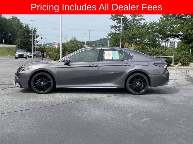 Used 2024 Toyota Camry XSE FWD image 2