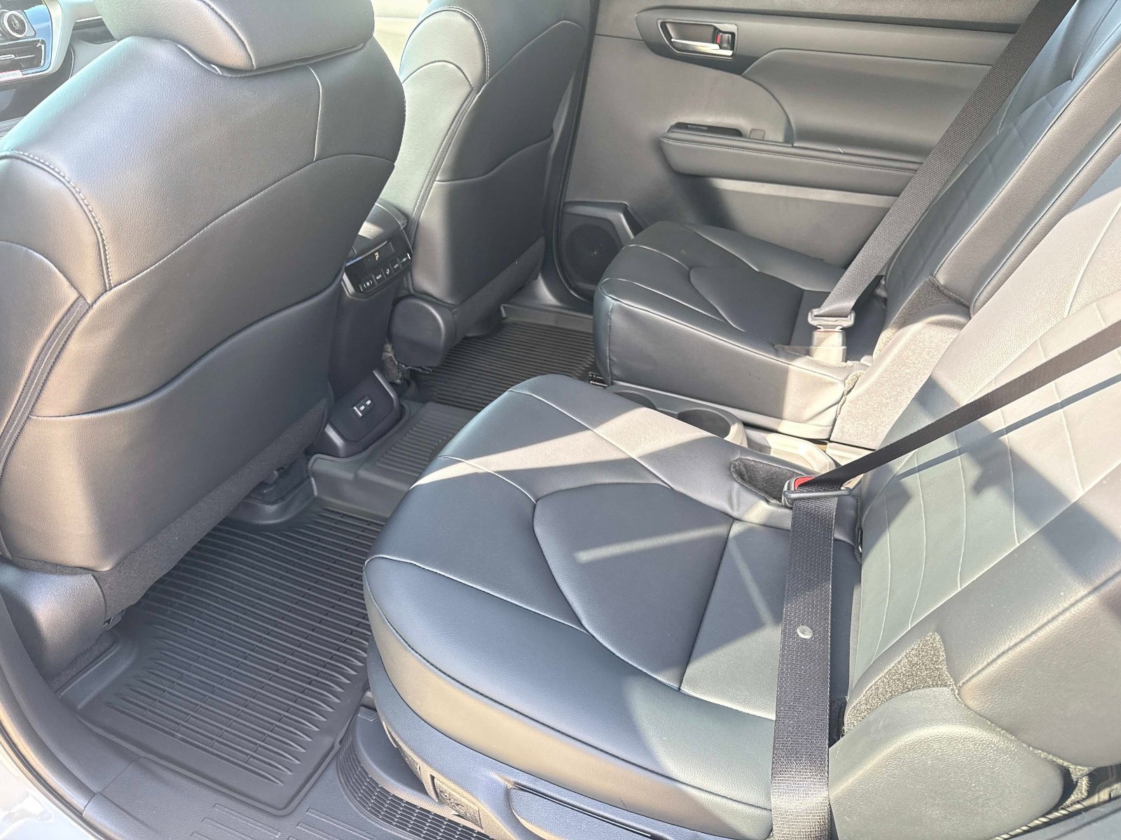 New 2026 Toyota Highlander XLE image 16