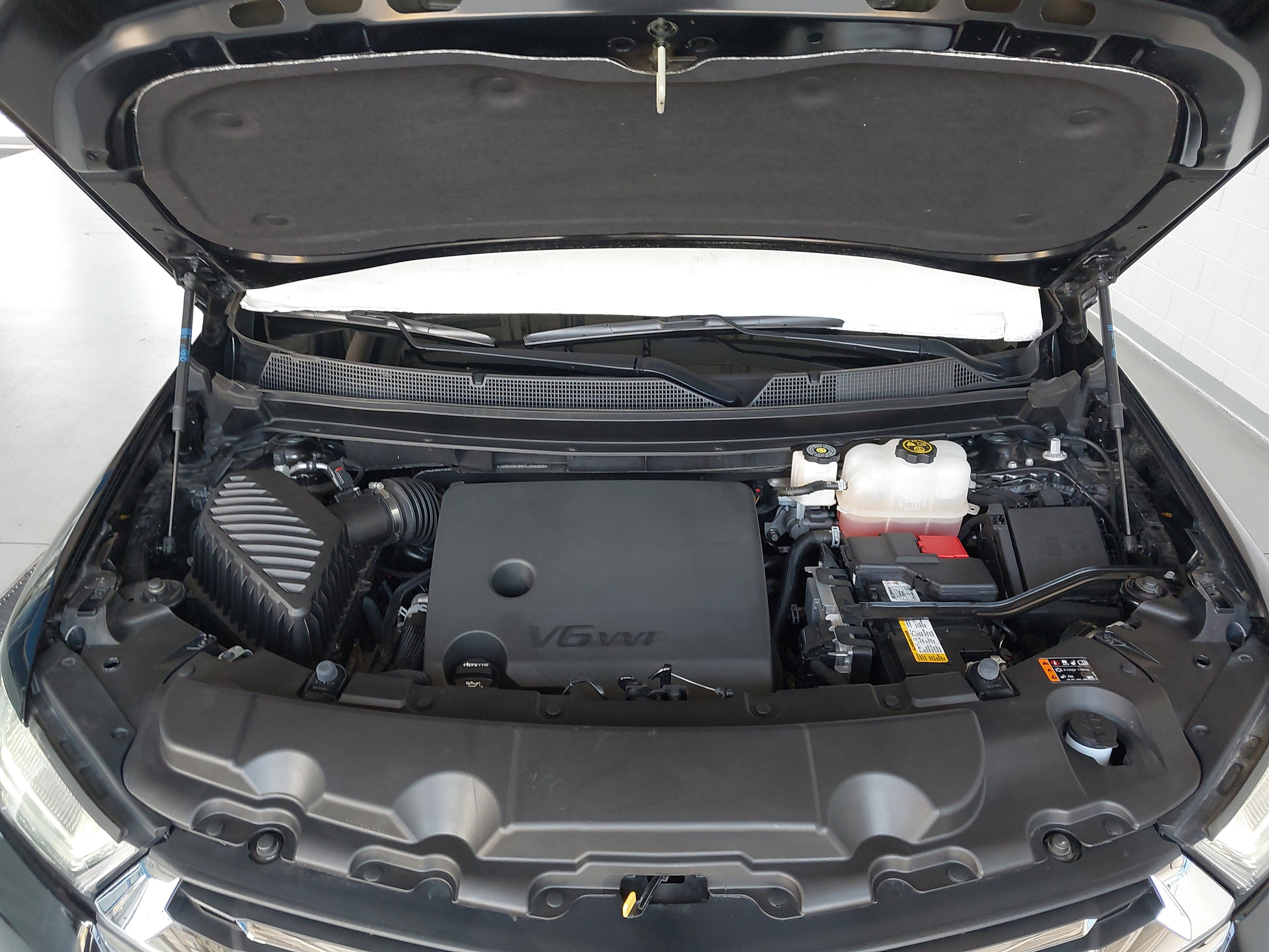 Used 2023 Chevrolet Traverse LT image 30