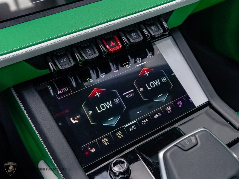 Used 2026 Lamborghini Urus SE AWD/4WD image 22