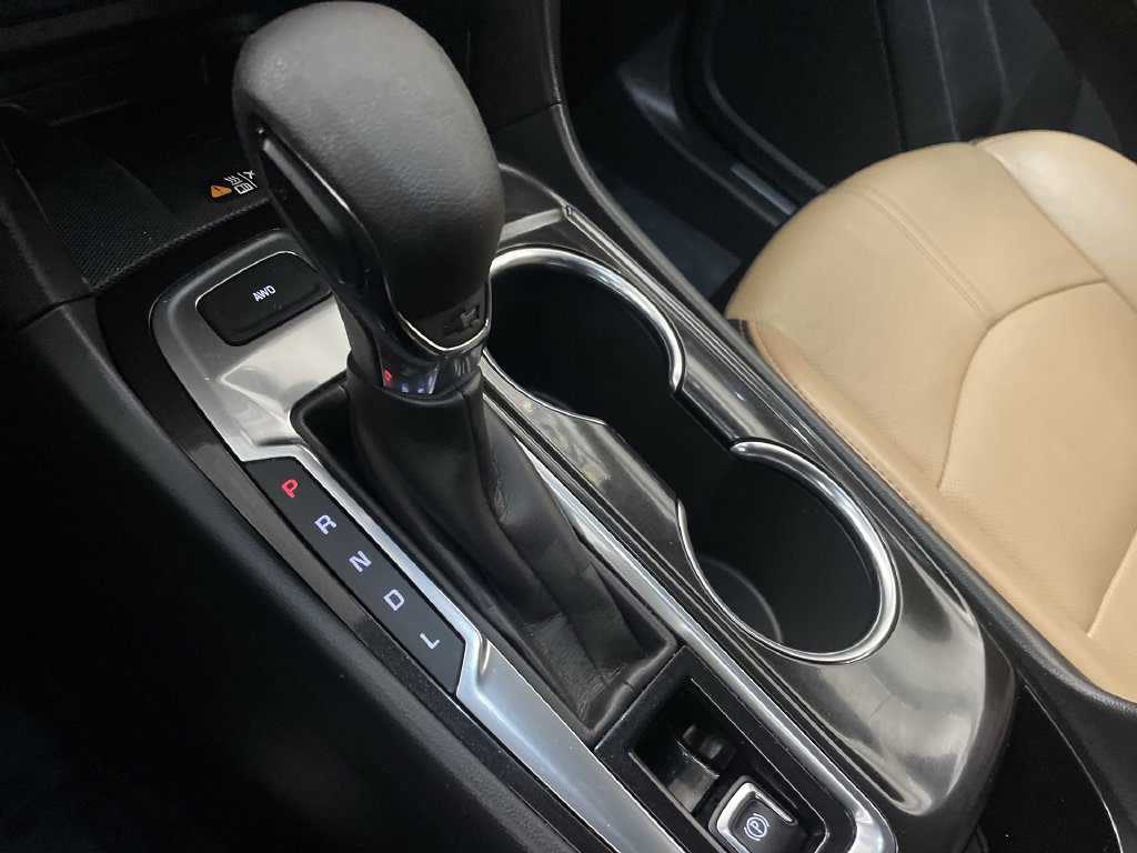 Used 2024 Chevrolet Equinox Premier AWD/4WD image 9