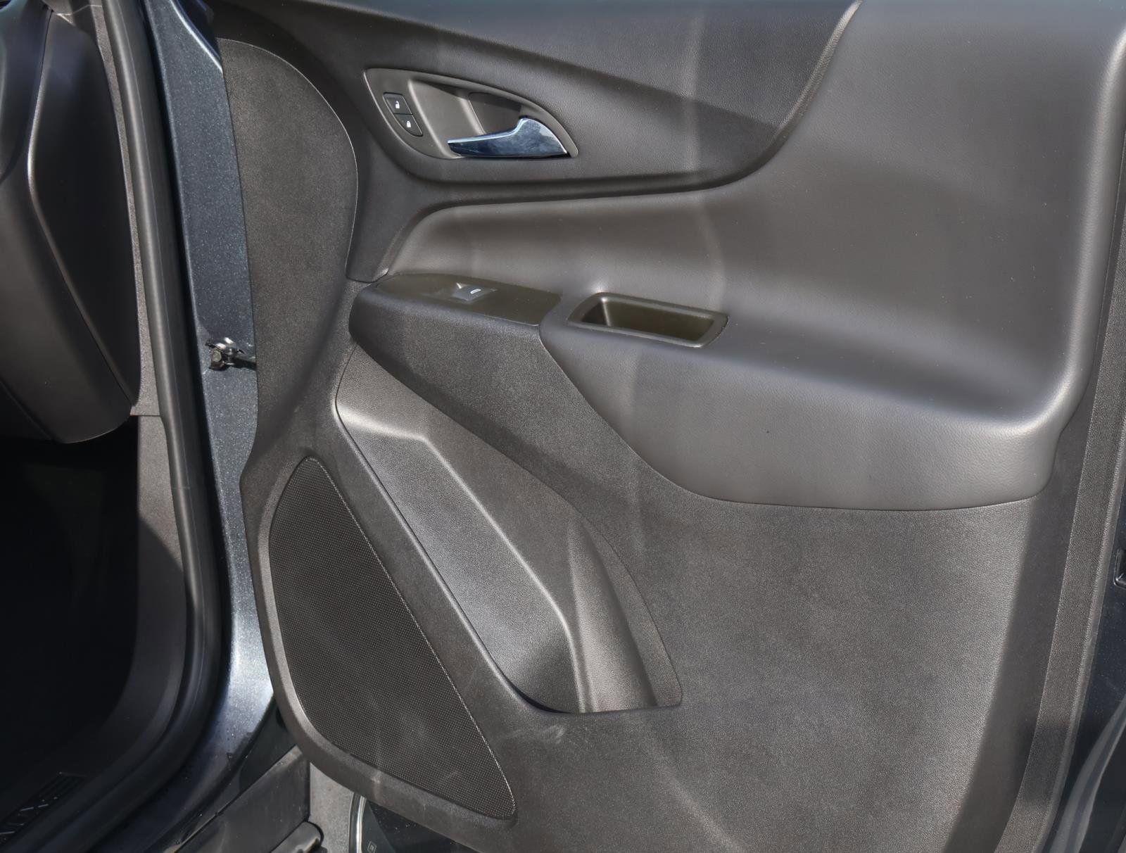 Used 2023 Chevrolet Equinox LT FWD image 16