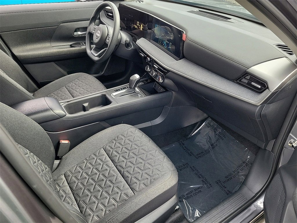 Certified 2025 Nissan Kicks SV image 15