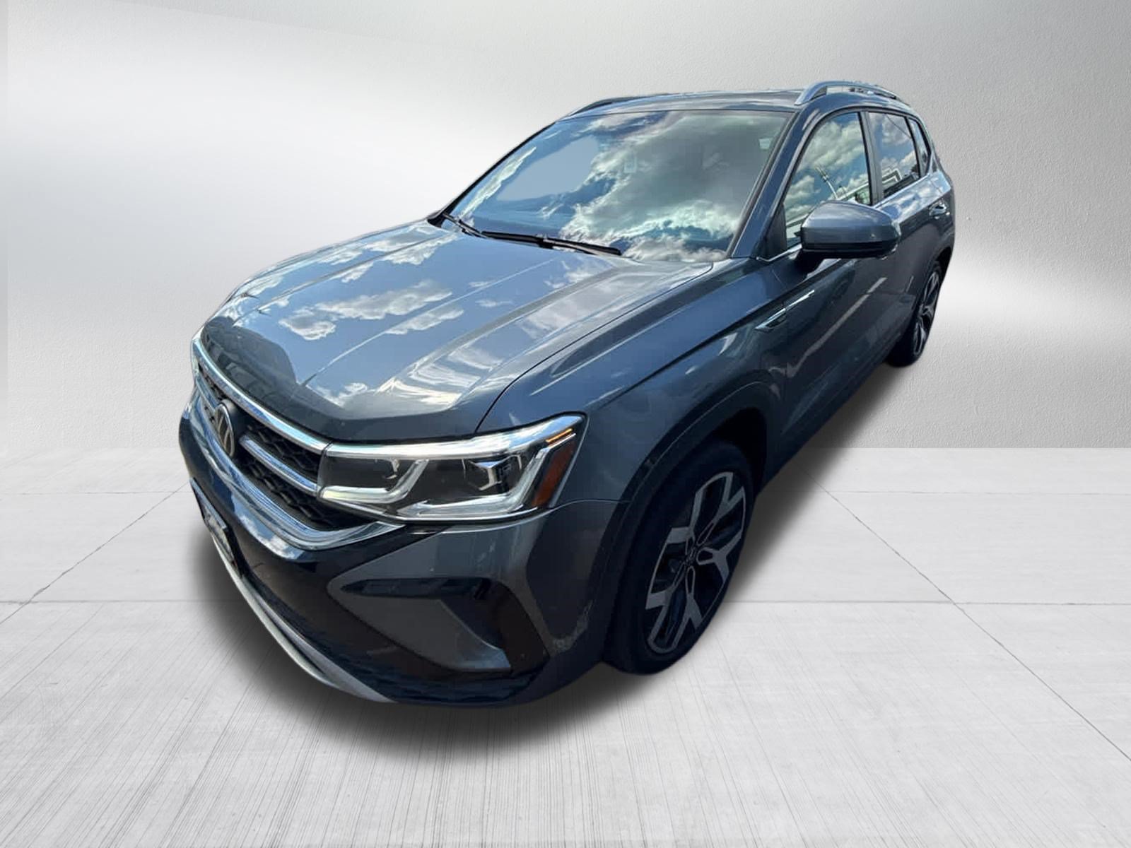 Used 2022 Volkswagen Taos SEL AWD/4WD image 3