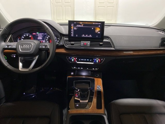 Used 2023 Audi Q5 2.0T Premium w/ Convenience Package image 11