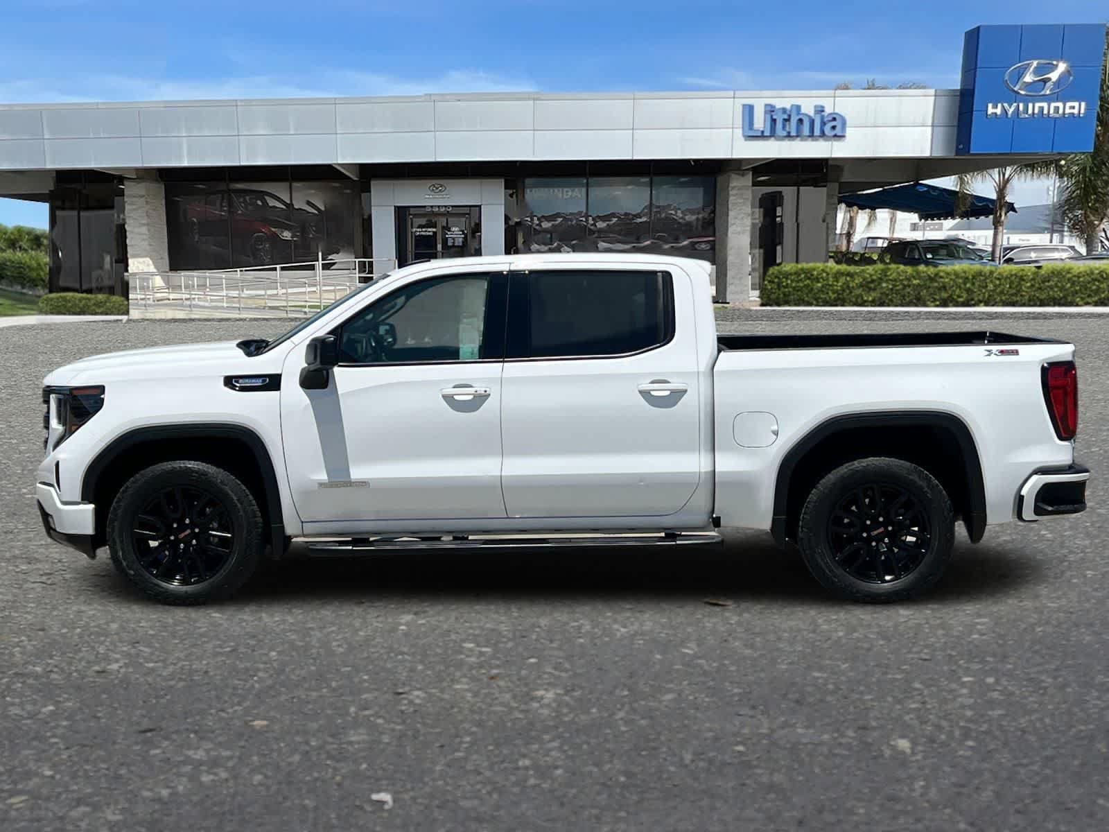 Used 2024 GMC Sierra 1500 Elevation w/ X31 Off-Road Package AWD/4WD image 6