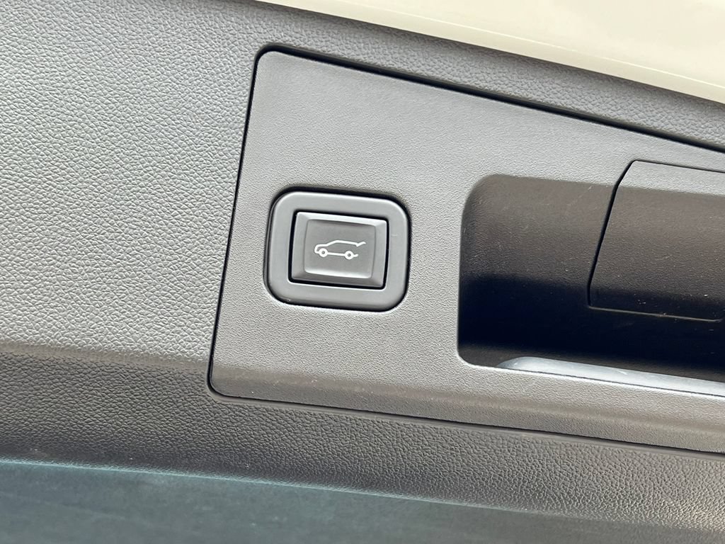 Certified 2024 Cadillac XT4 Sport AWD/4WD image 37