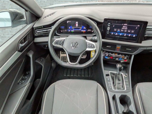 Certified 2025 Volkswagen Jetta Sport FWD image 15