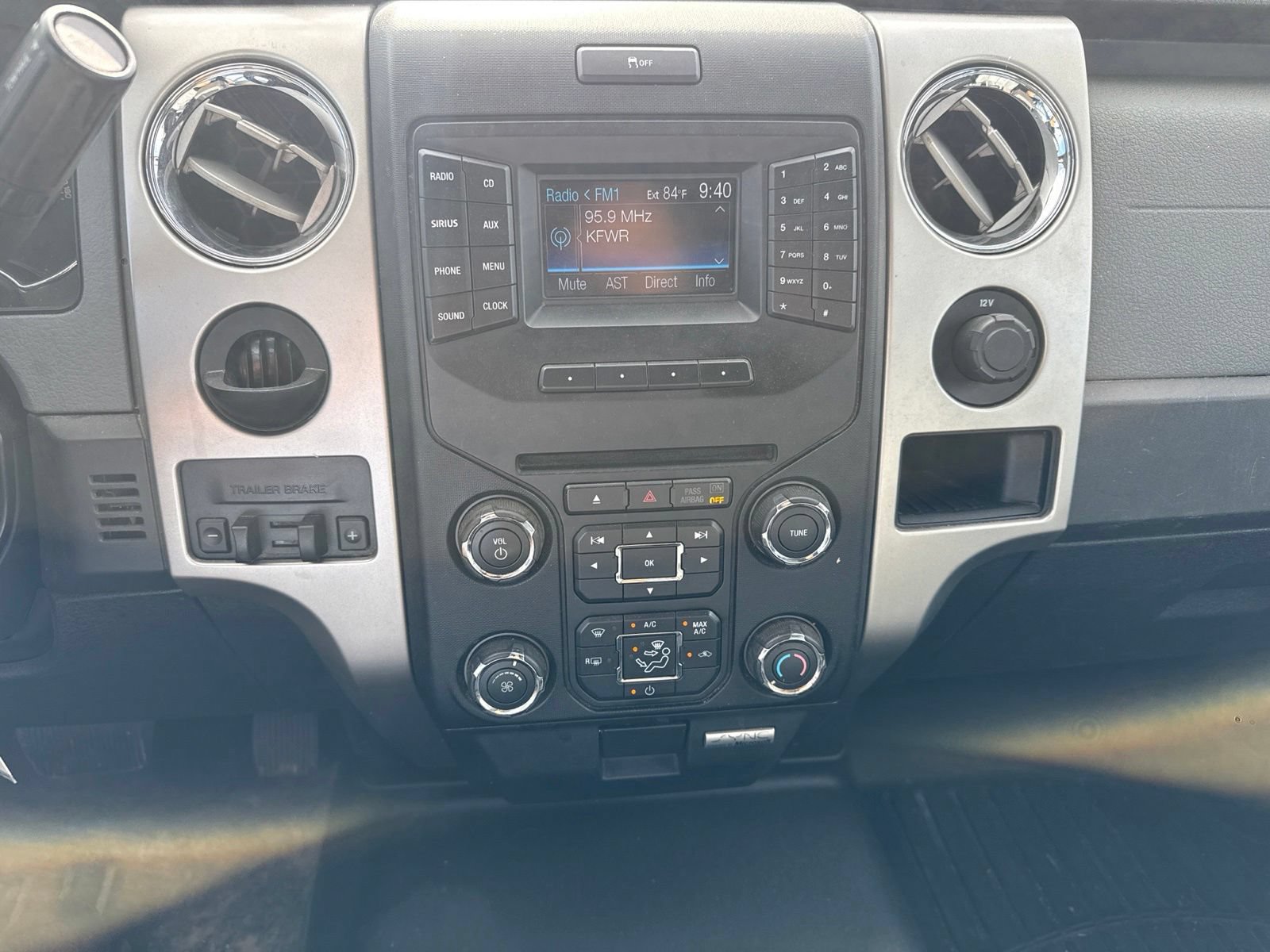 Used 2014 Ford F150 XLT w/ Equipment Group 302A Luxury RWD image 16