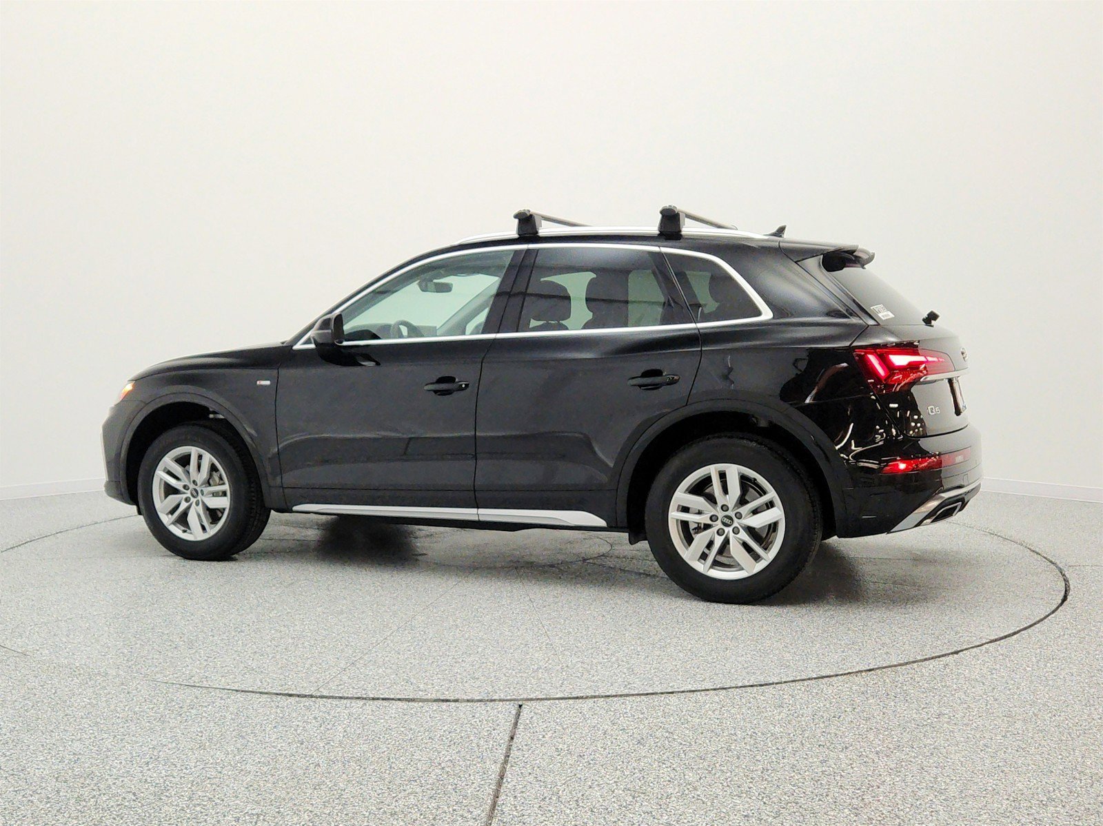 Used 2023 Audi Q5 2.0T Premium w/ Convenience Package AWD/4WD image 8