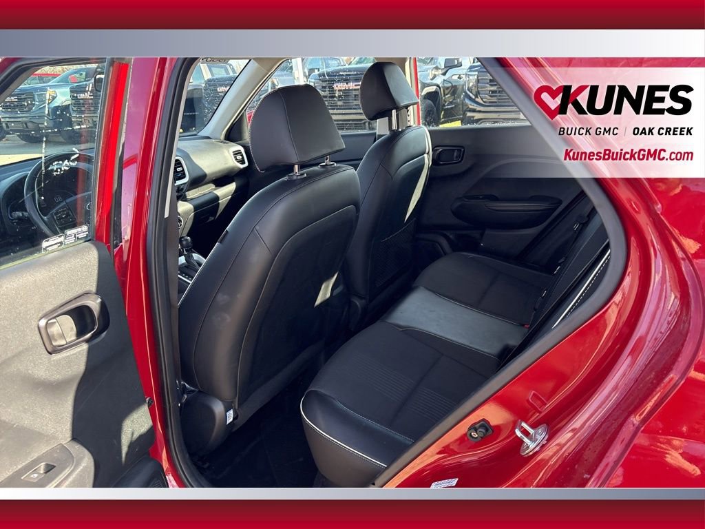 Used 2023 Hyundai Venue Limited w/ Cargo Package image 22