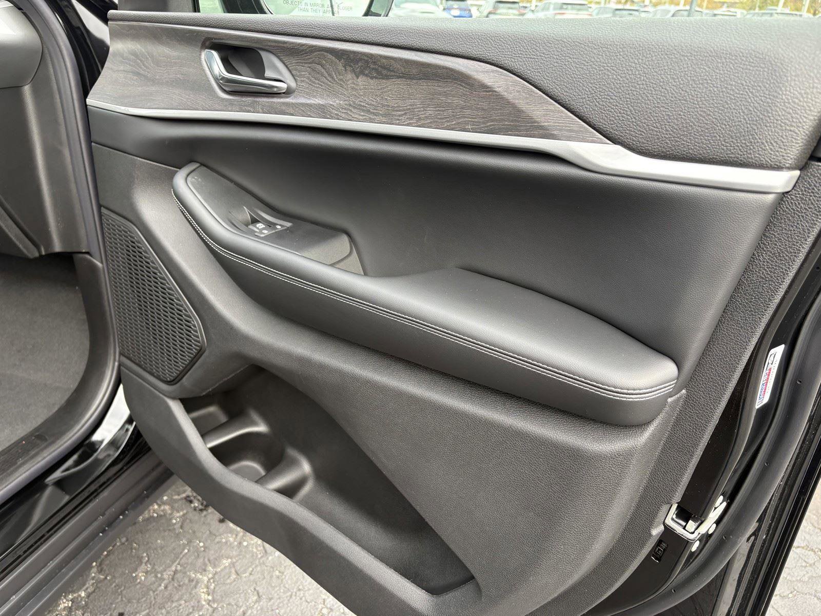 New 2025 Jeep Grand Cherokee L Limited w/ Trailer Tow Package image 11