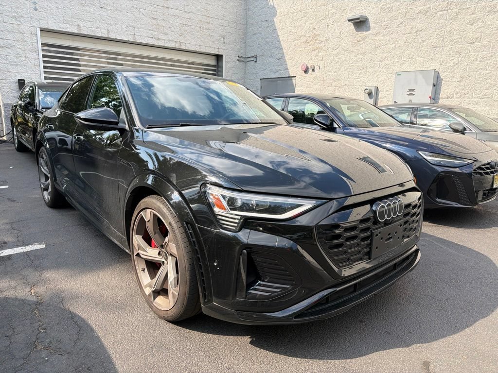 Used 2024 Audi SQ8 e-tron Premium Plus w/ Black Optic Package AWD/4WD image 1