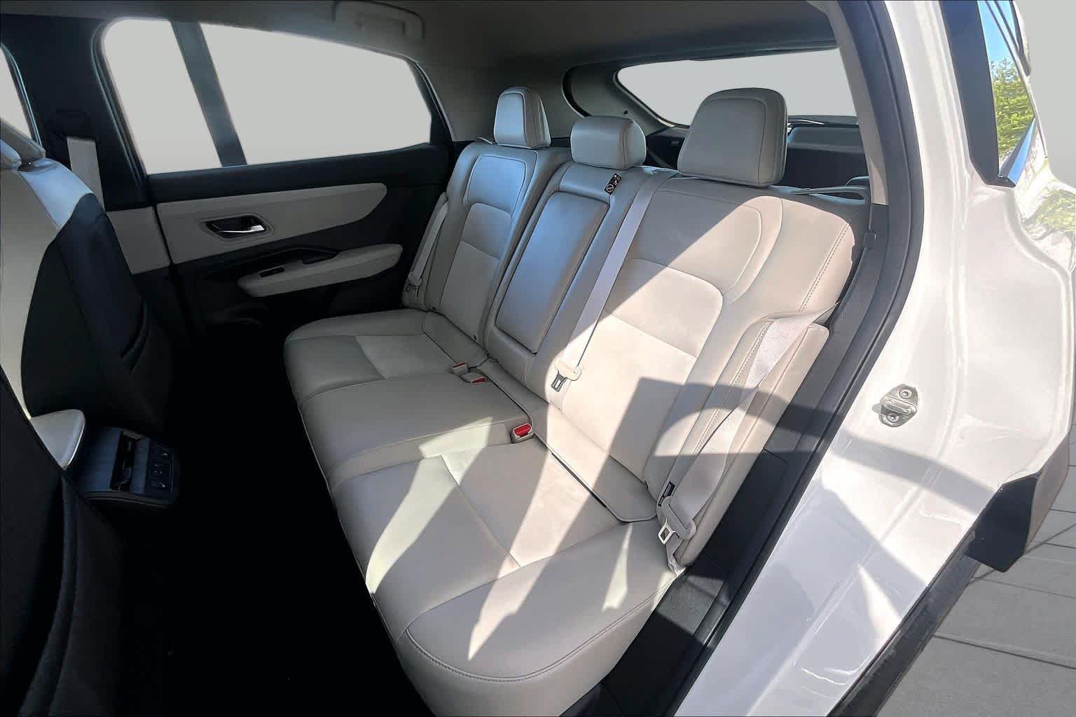 Used 2023 Nissan Ariya FWD image 18