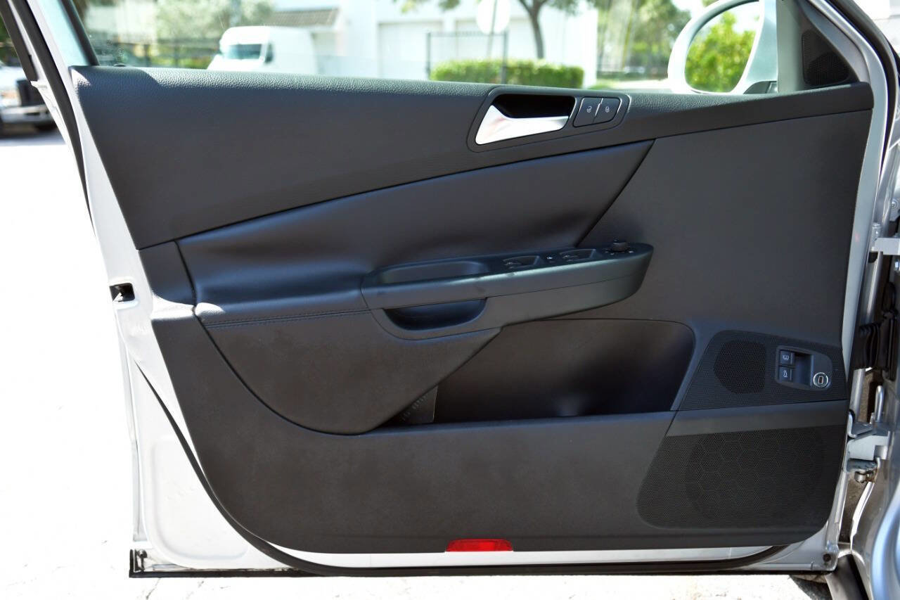 Used 2010 Volkswagen Passat Komfort image 17