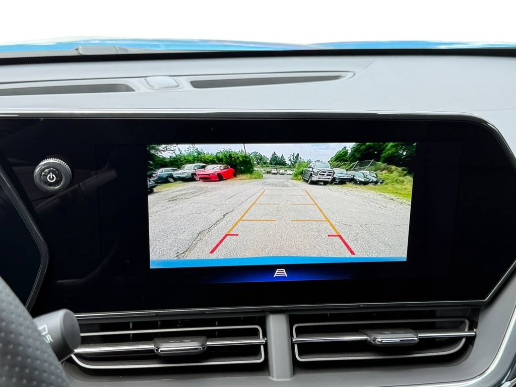 New 2026 Chevrolet Trax RS w/ Sunroof Package FWD image 15