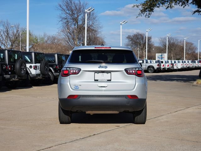 Used 2025 Jeep Compass Sport image 6