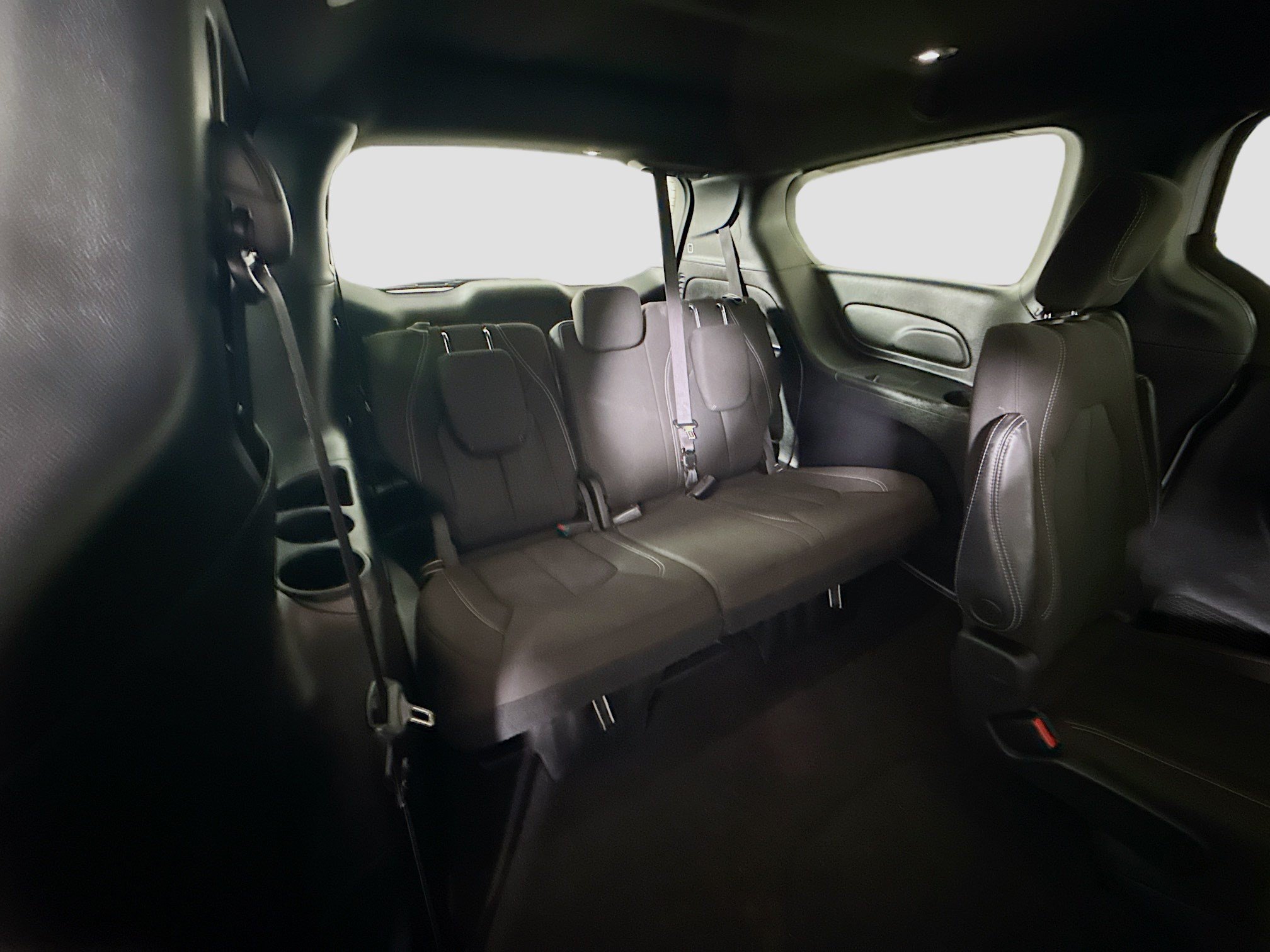 Used 2023 Chrysler Pacifica Touring FWD image 42