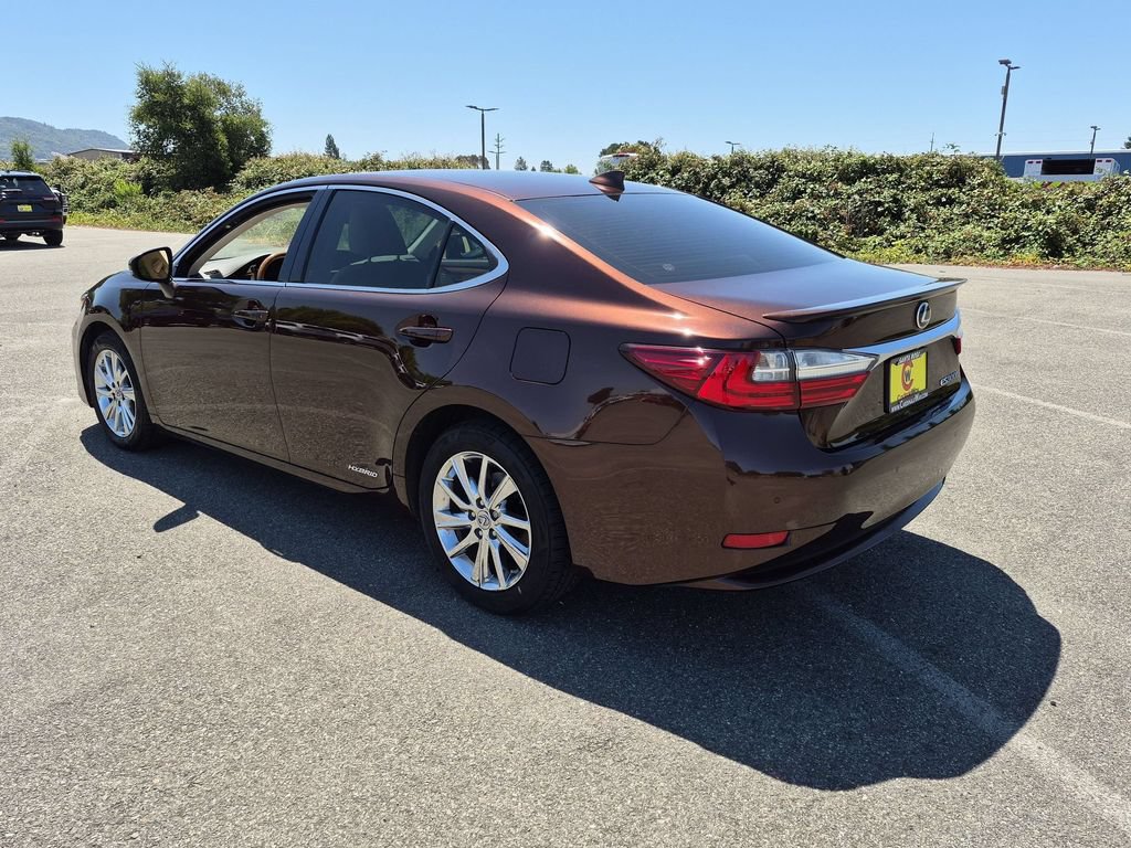 Used 2017 Lexus ES 300h w/ Navigation System Package FWD image 9