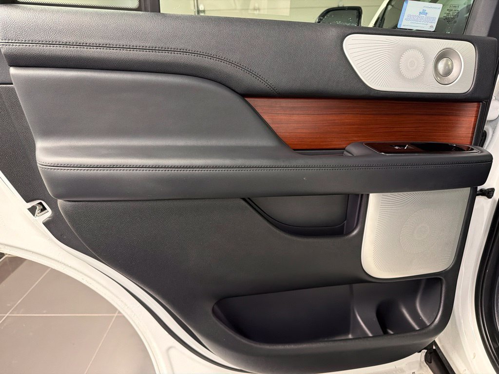 Used 2022 Lincoln Navigator Reserve w/ Equipment Group 201A AWD/4WD image 35