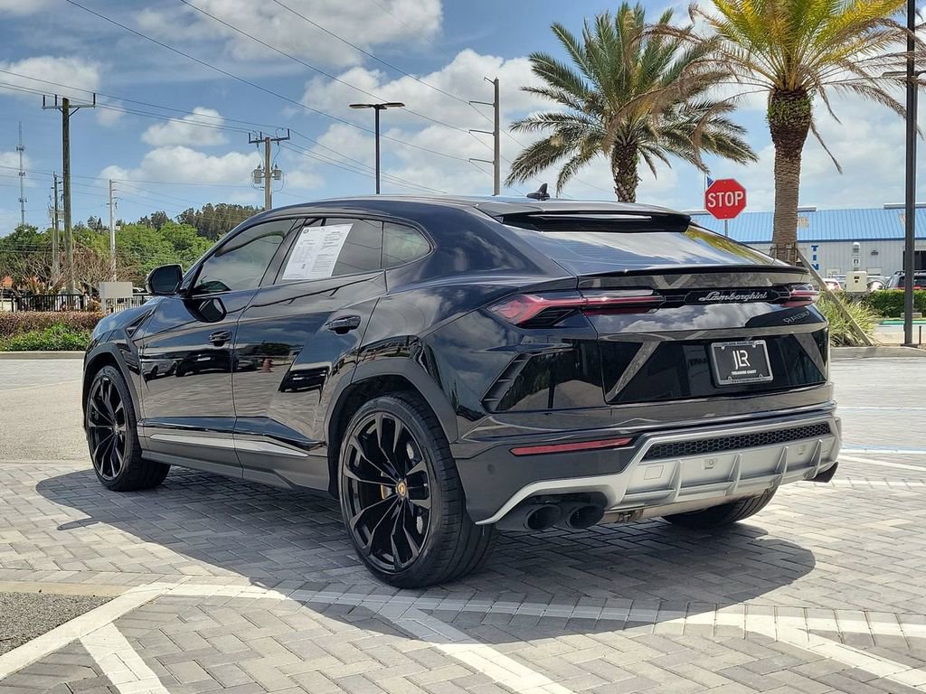 Used 2020 Lamborghini Urus image 3