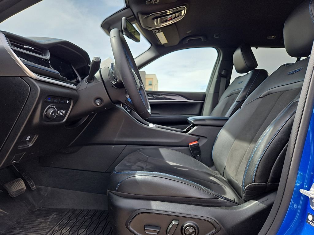 Used 2023 Jeep Grand Cherokee Trailhawk w/ Advanced Protech Group II image 26