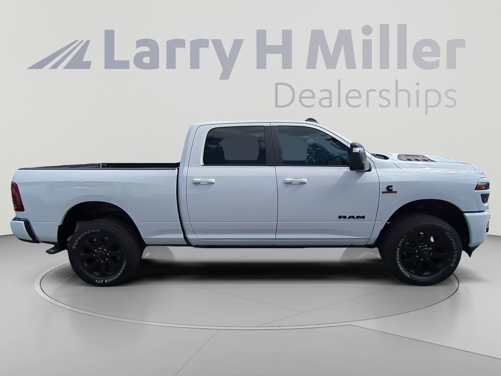New 2026 RAM 2500 Laramie AWD/4WD image 6