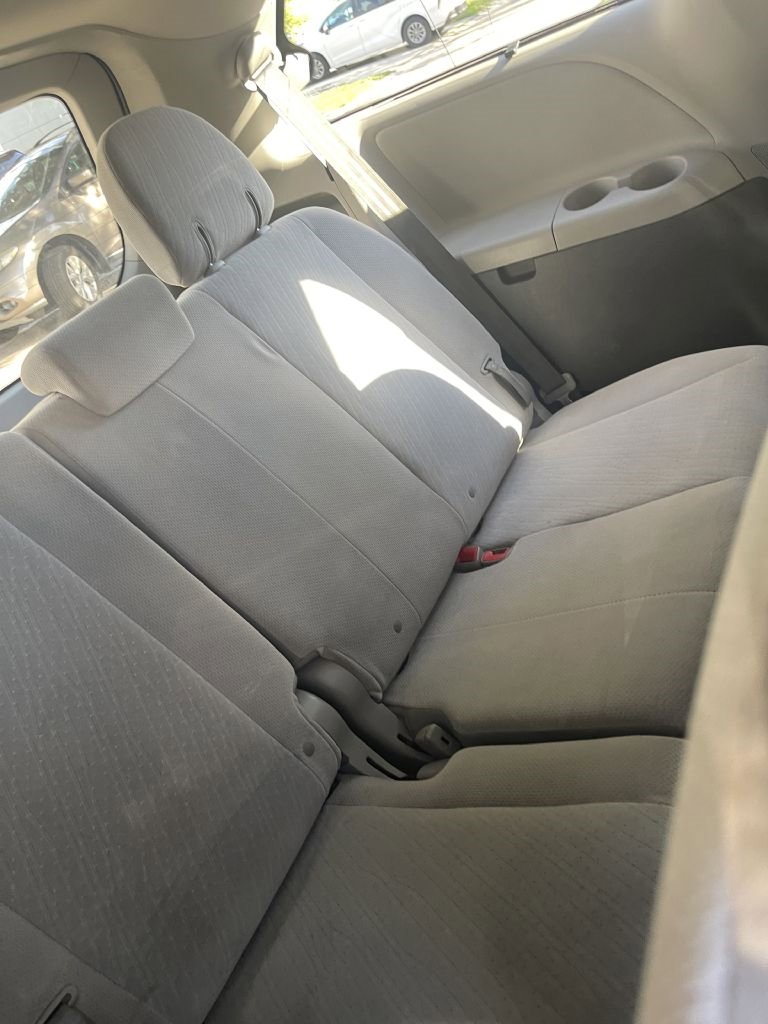 Used 2017 Toyota Sienna LE image 22