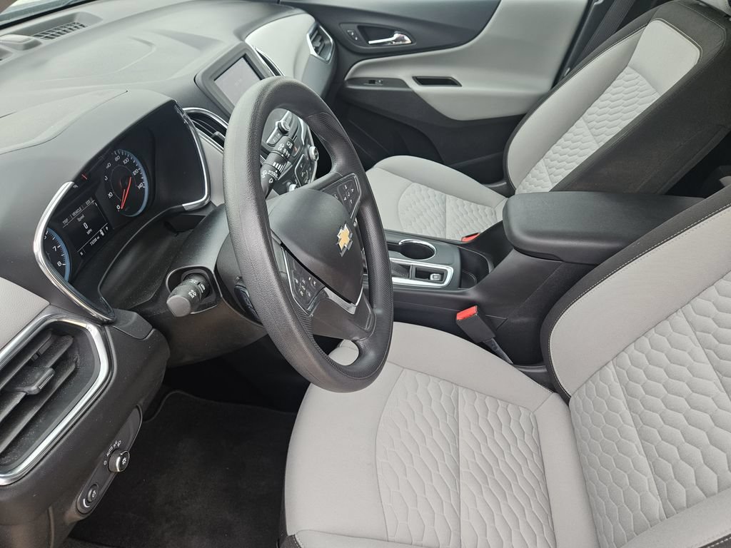 Used 2020 Chevrolet Equinox LS w/ LS Convenience Package FWD image 13