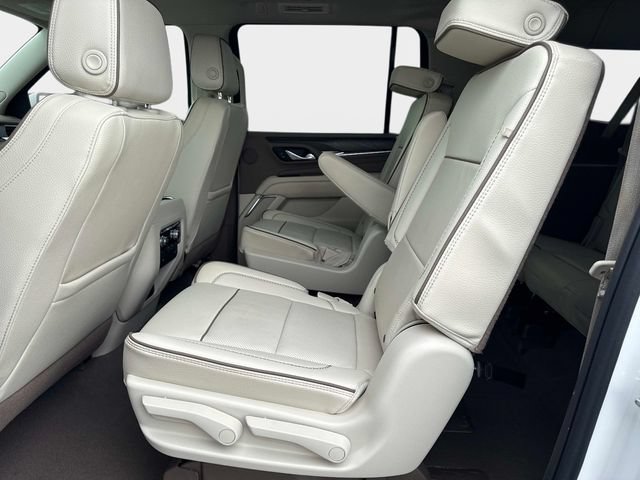 Used 2023 GMC Yukon XL Denali AWD/4WD image 12