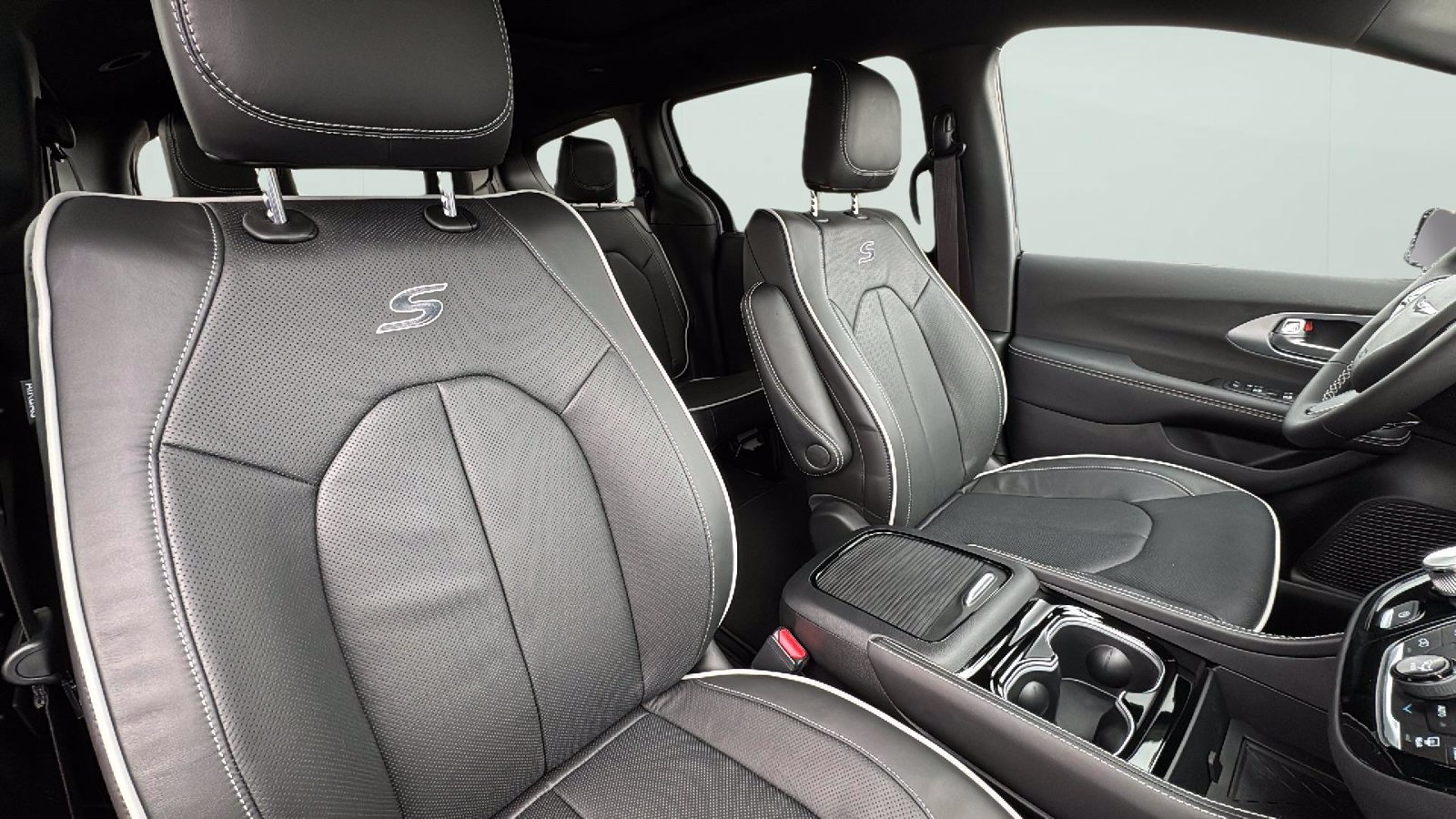 New 2026 Chrysler Pacifica Limited w/ S Appearance Package FWD image 22