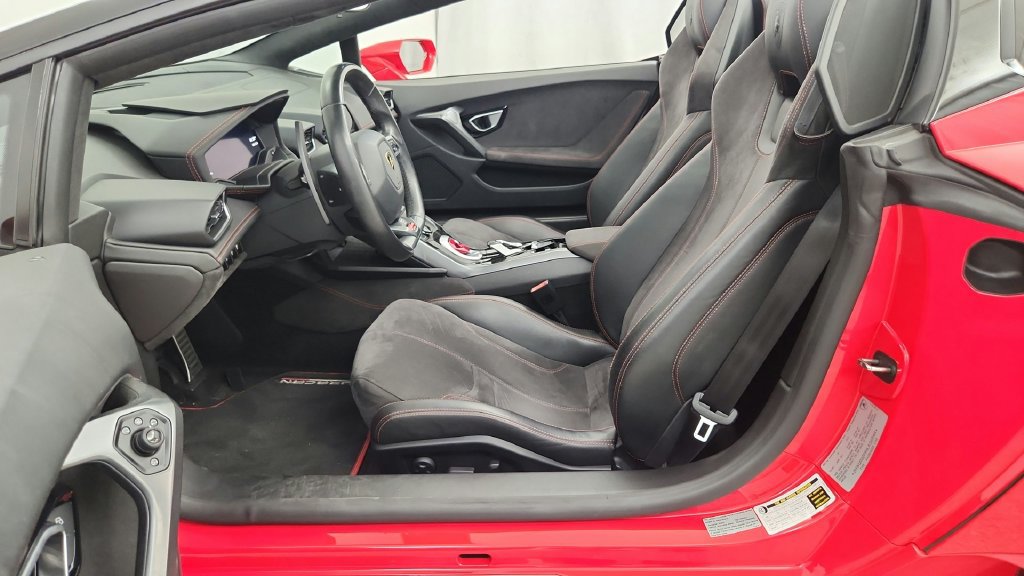 Used 2017 Lamborghini Huracan LP 580-2 RWD image 27