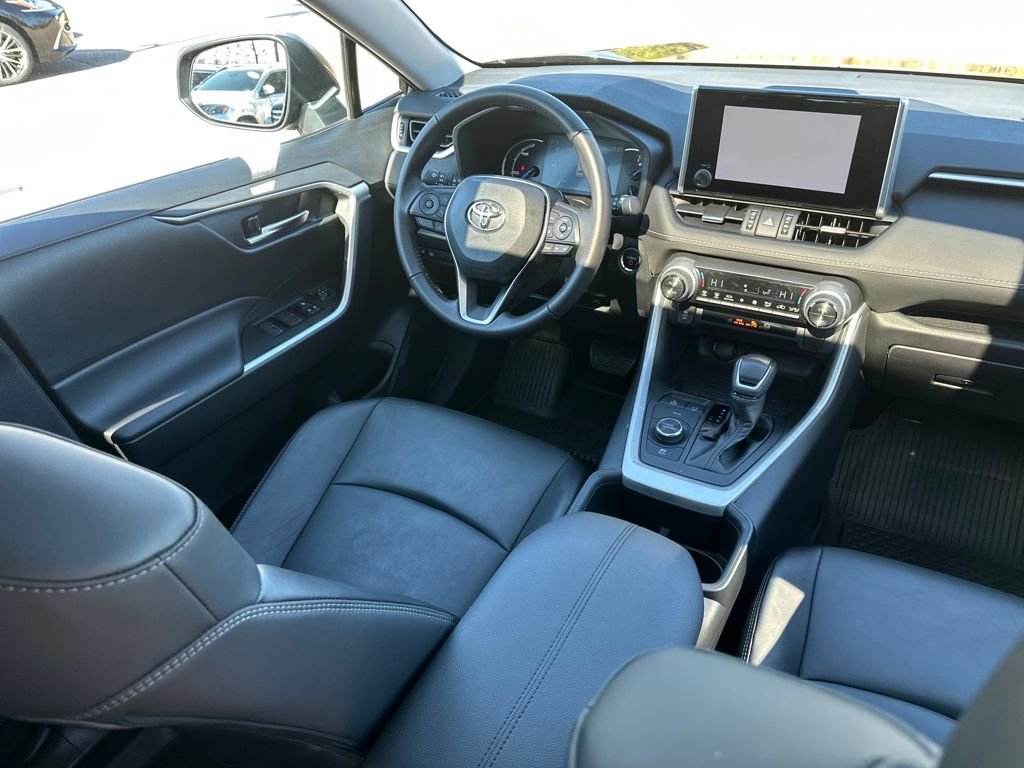 Used 2023 Toyota RAV4 XLE Premium image 35