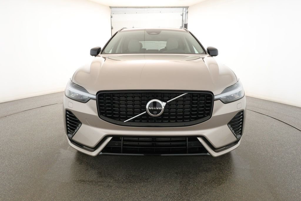 Used 2025 Volvo XC60 T8 Ultra w/ Protection Package Premier image 2