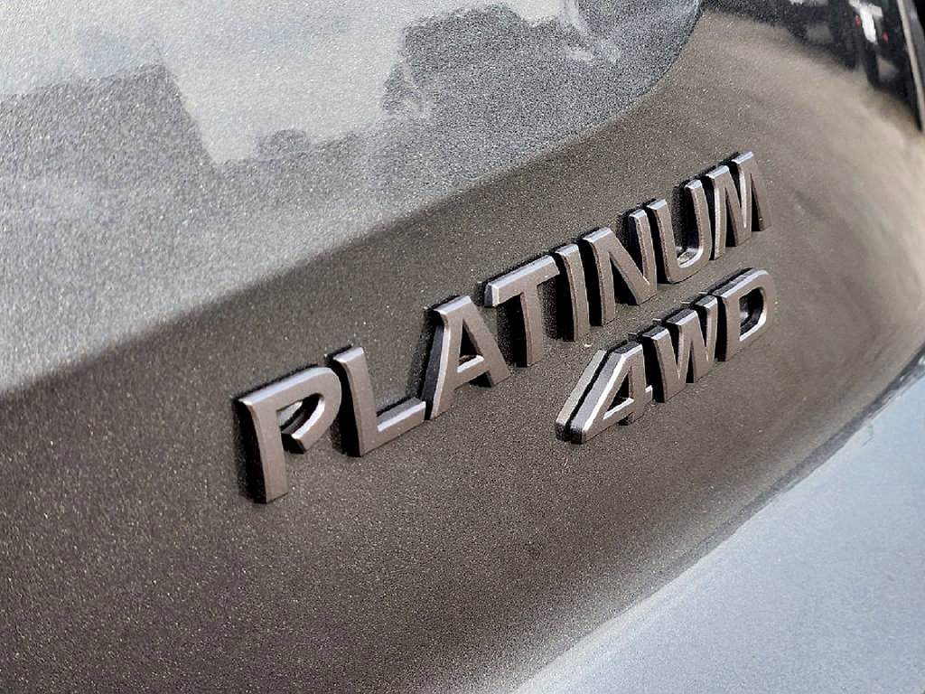 New 2026 Nissan Pathfinder Platinum AWD/4WD image 12