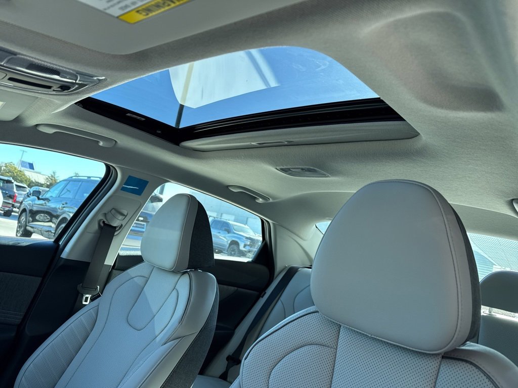 New 2026 Hyundai Elantra Limited image 16