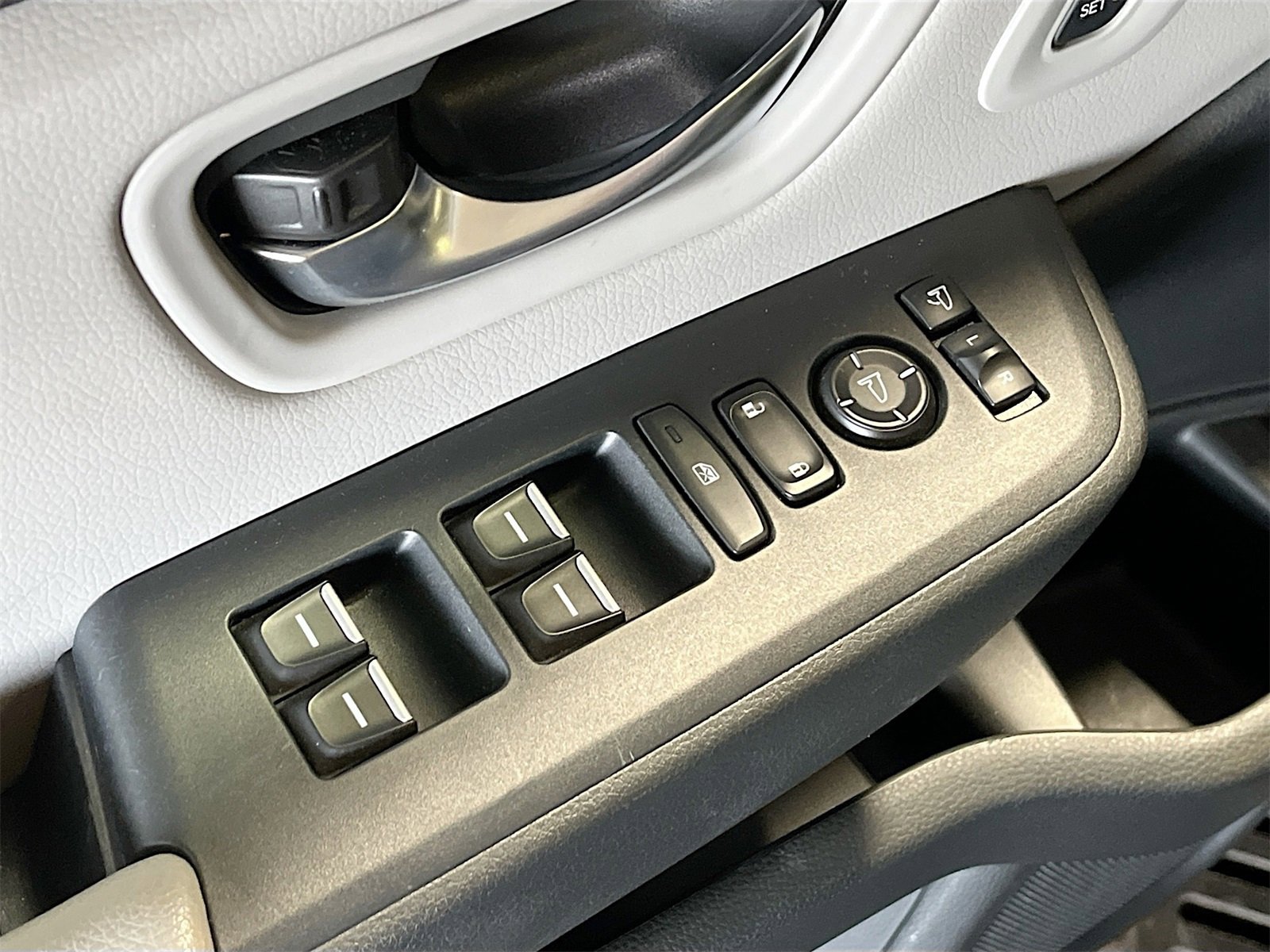 Used 2024 Honda Pilot Elite image 18