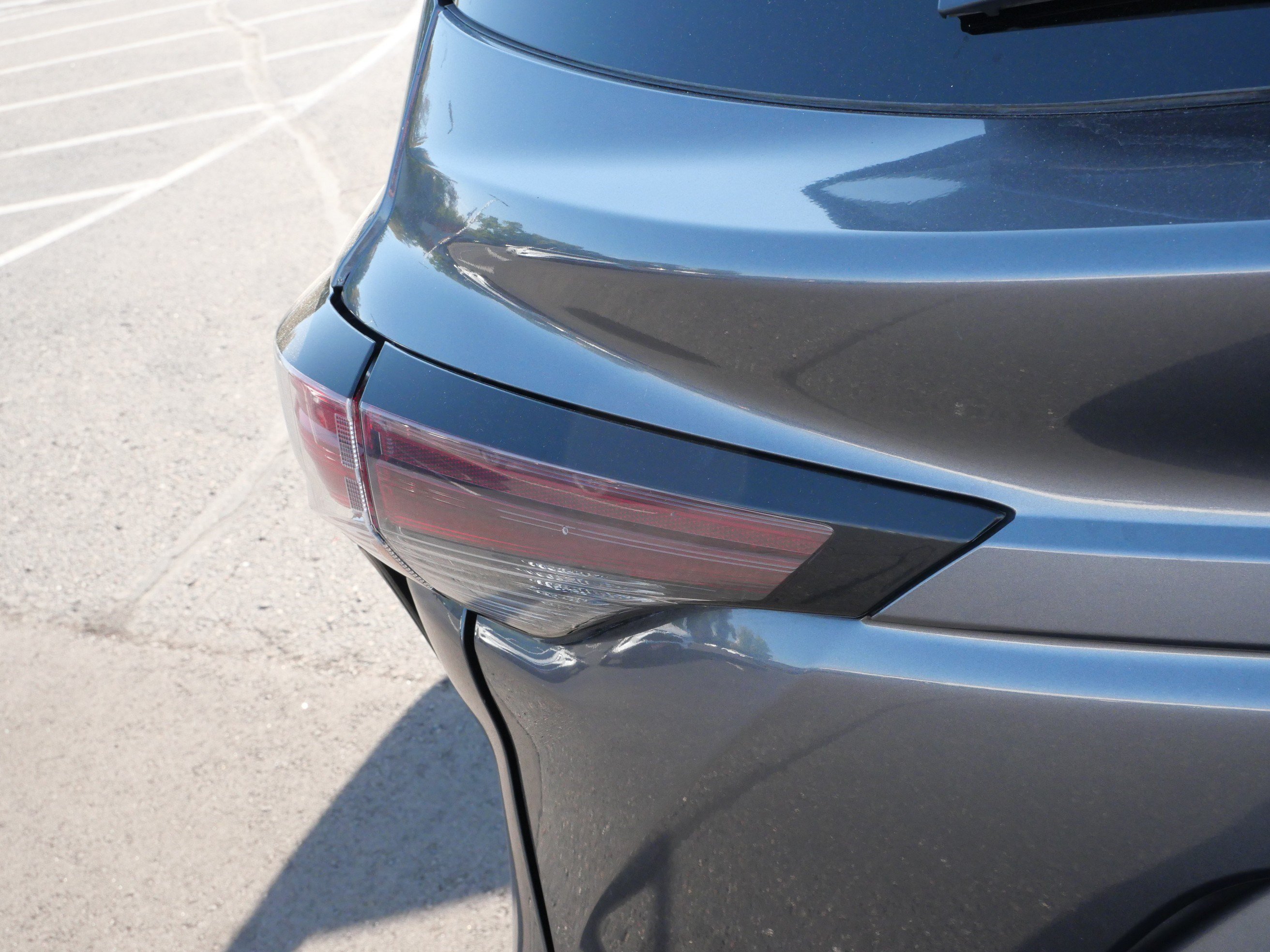 Used 2025 Toyota Sienna LE AWD/4WD image 17