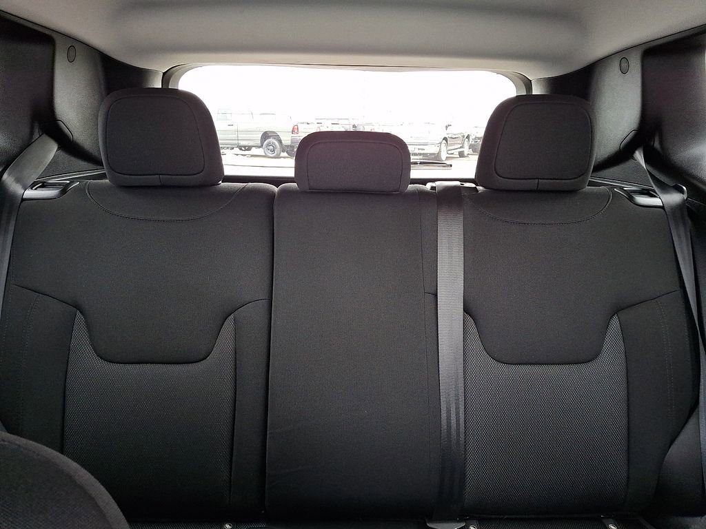 Used 2023 Jeep Renegade Latitude AWD/4WD image 20