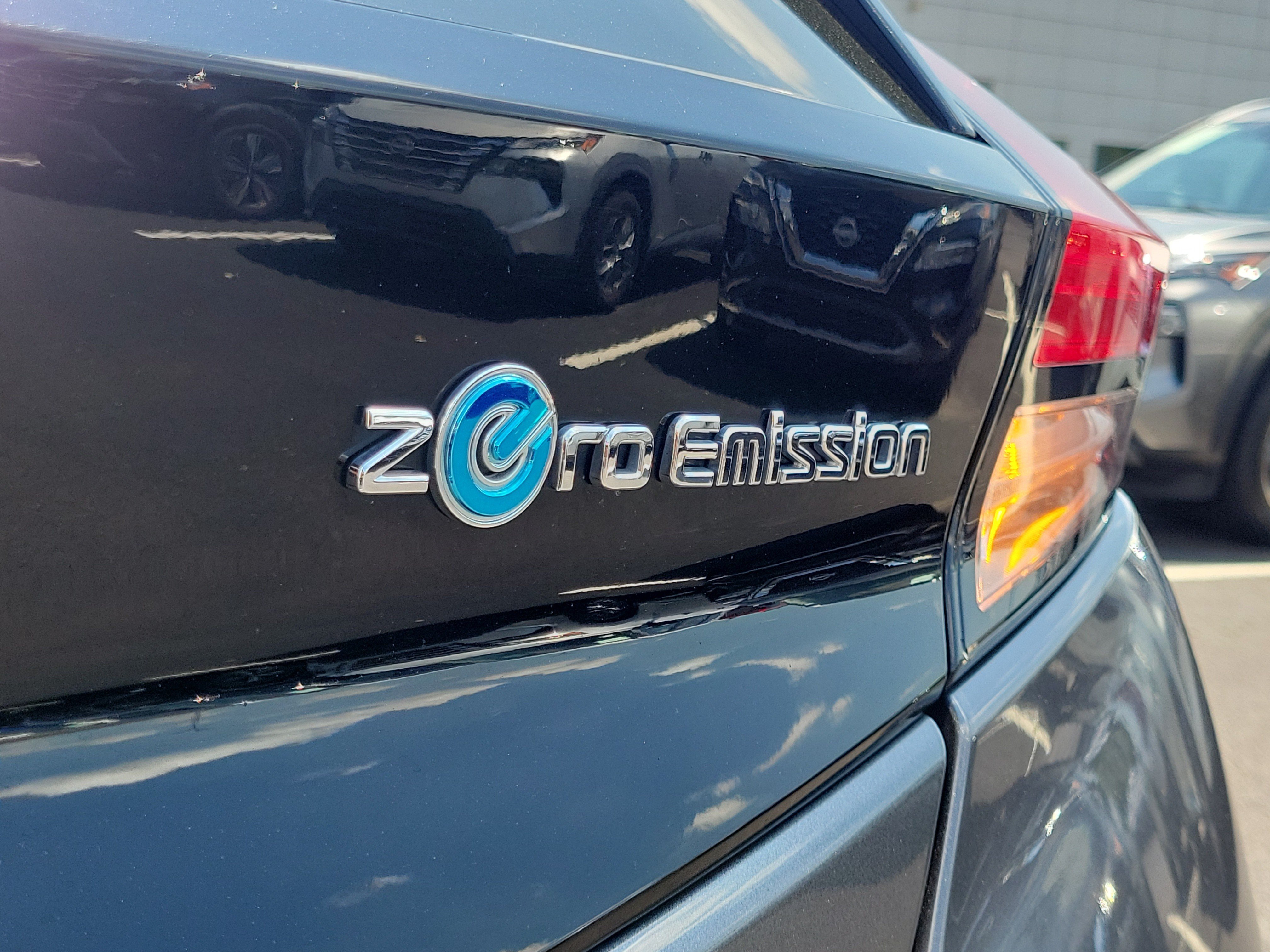 Certified 2022 Nissan Leaf SL Plus FWD image 7