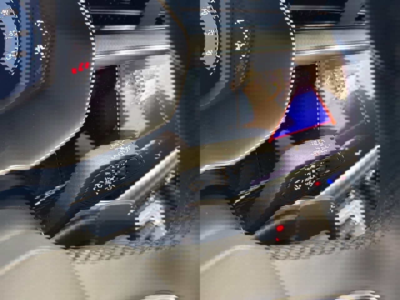 New 2025 Audi Q3 2.0T Premium image 24