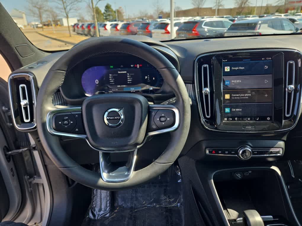 Used 2023 Volvo XC40 B5 Plus w/ Driver Assist Package AWD/4WD image 12
