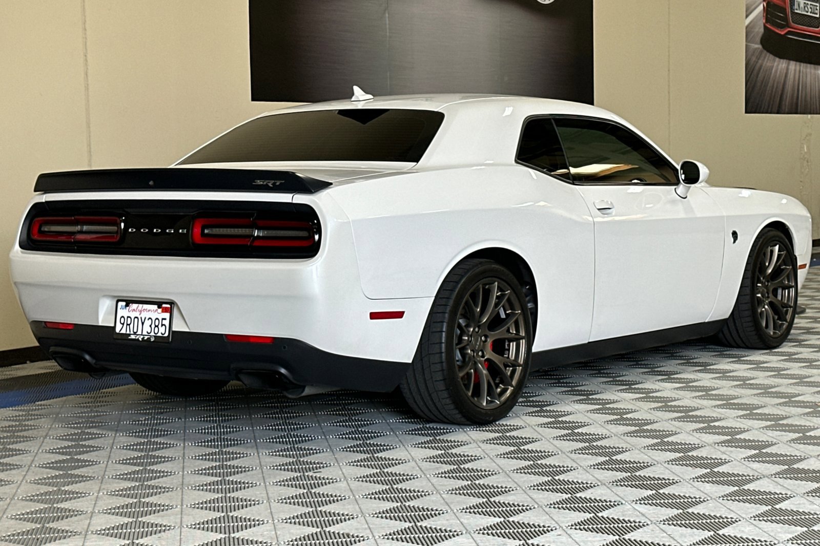 Used 2015 Dodge Challenger SRT Hellcat image 4