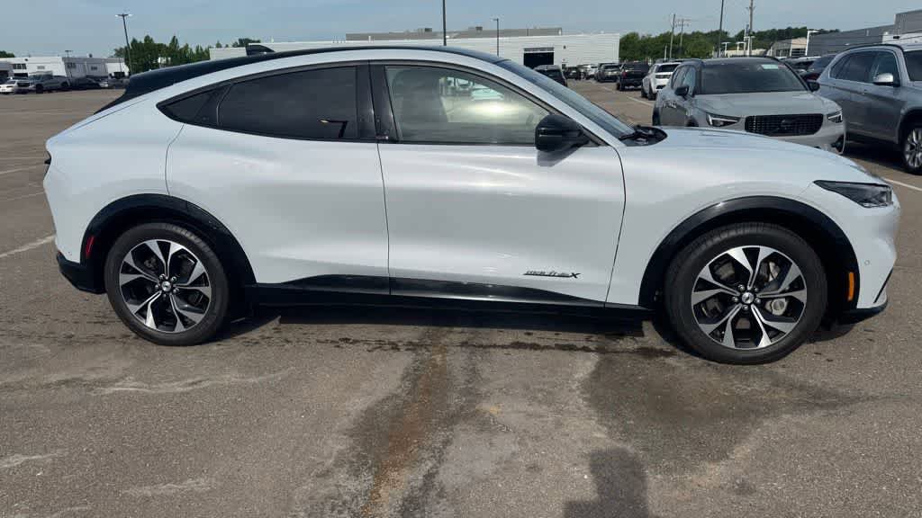 Used 2022 Ford Mustang Mach-E Premium AWD/4WD image 4