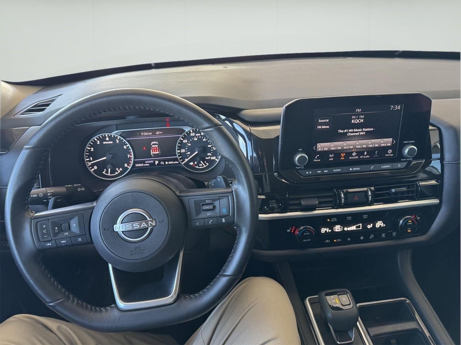 Used 2025 Nissan Pathfinder SV FWD image 33