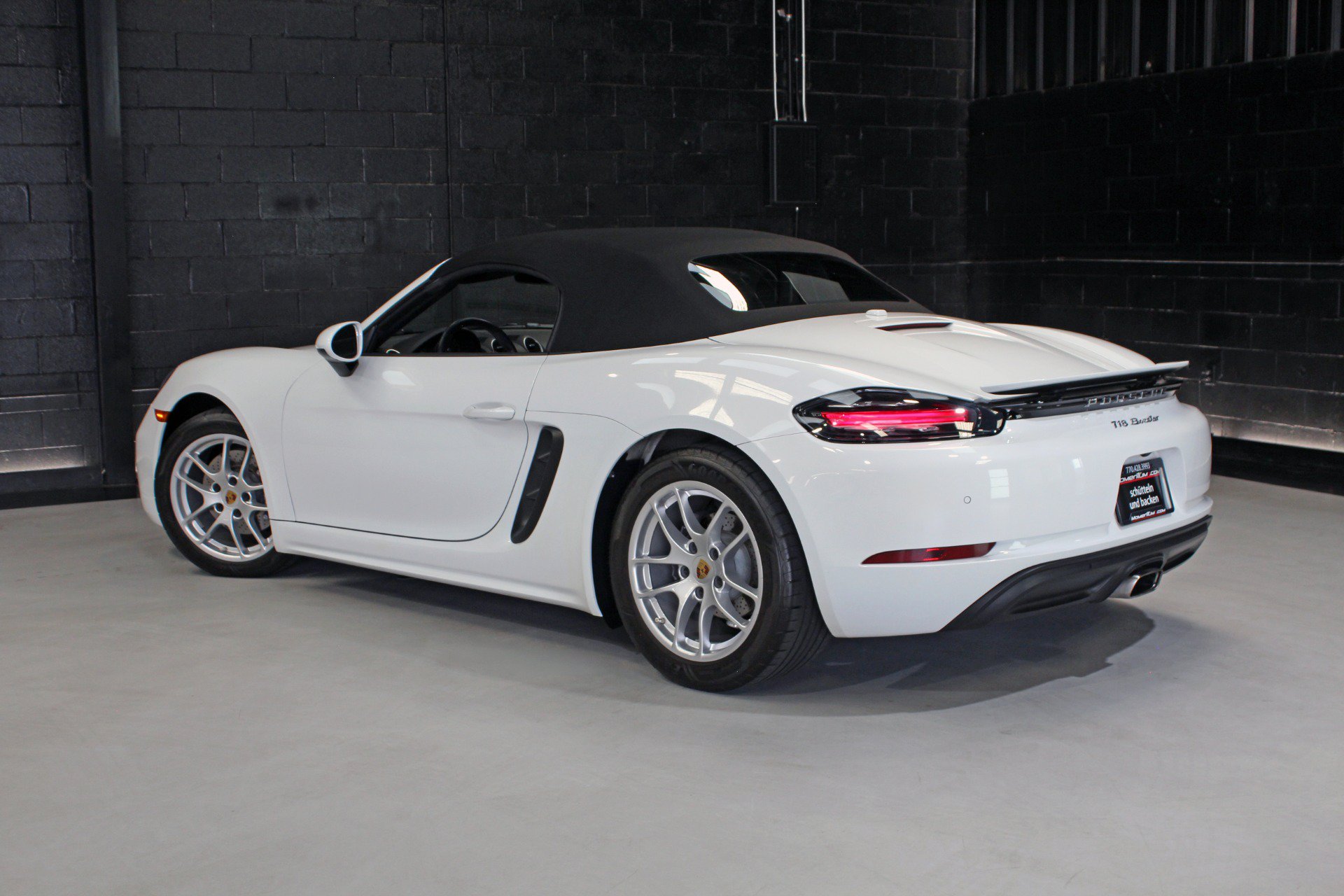 Used 2021 Porsche 718 Boxster w/ Premium Package RWD image 24