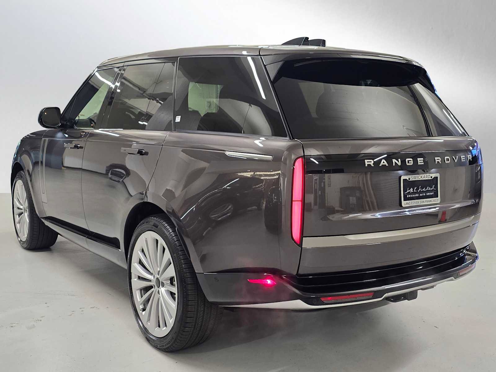 New 2026 Land Rover Range Rover SE image 3