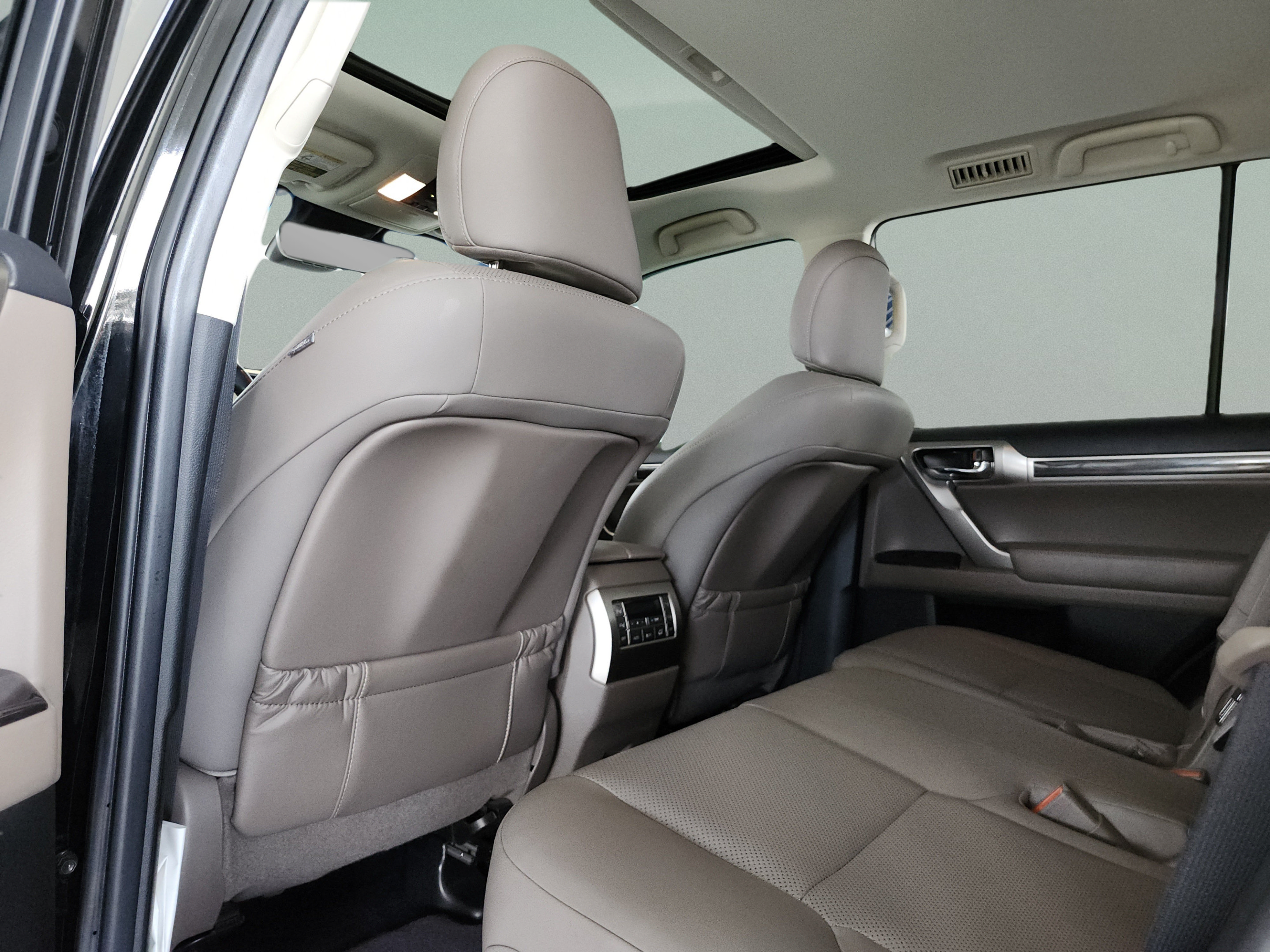 Used 2021 Lexus GX 460 Premium w/ Premium Package AWD/4WD image 18